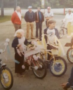 bike-decorating-contest-at-carsons