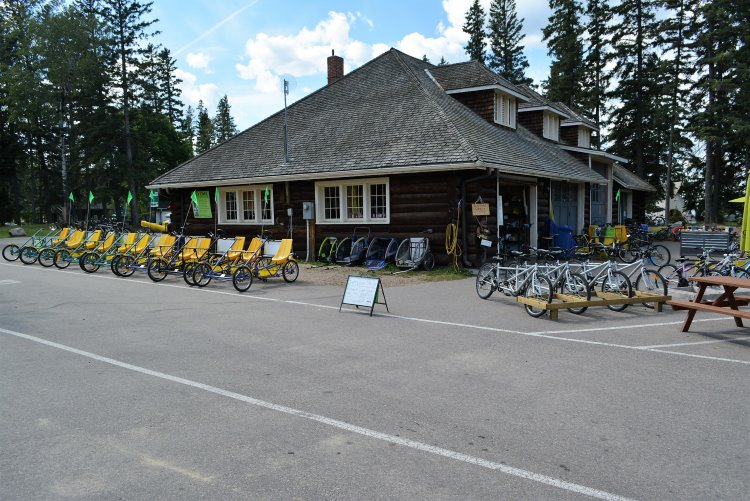 bike-rental-spot-in-waskesiu