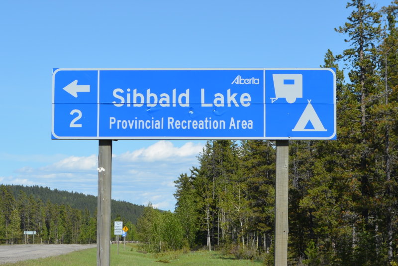 Blue Traffic Sign indicating distance to Sibbald Lake